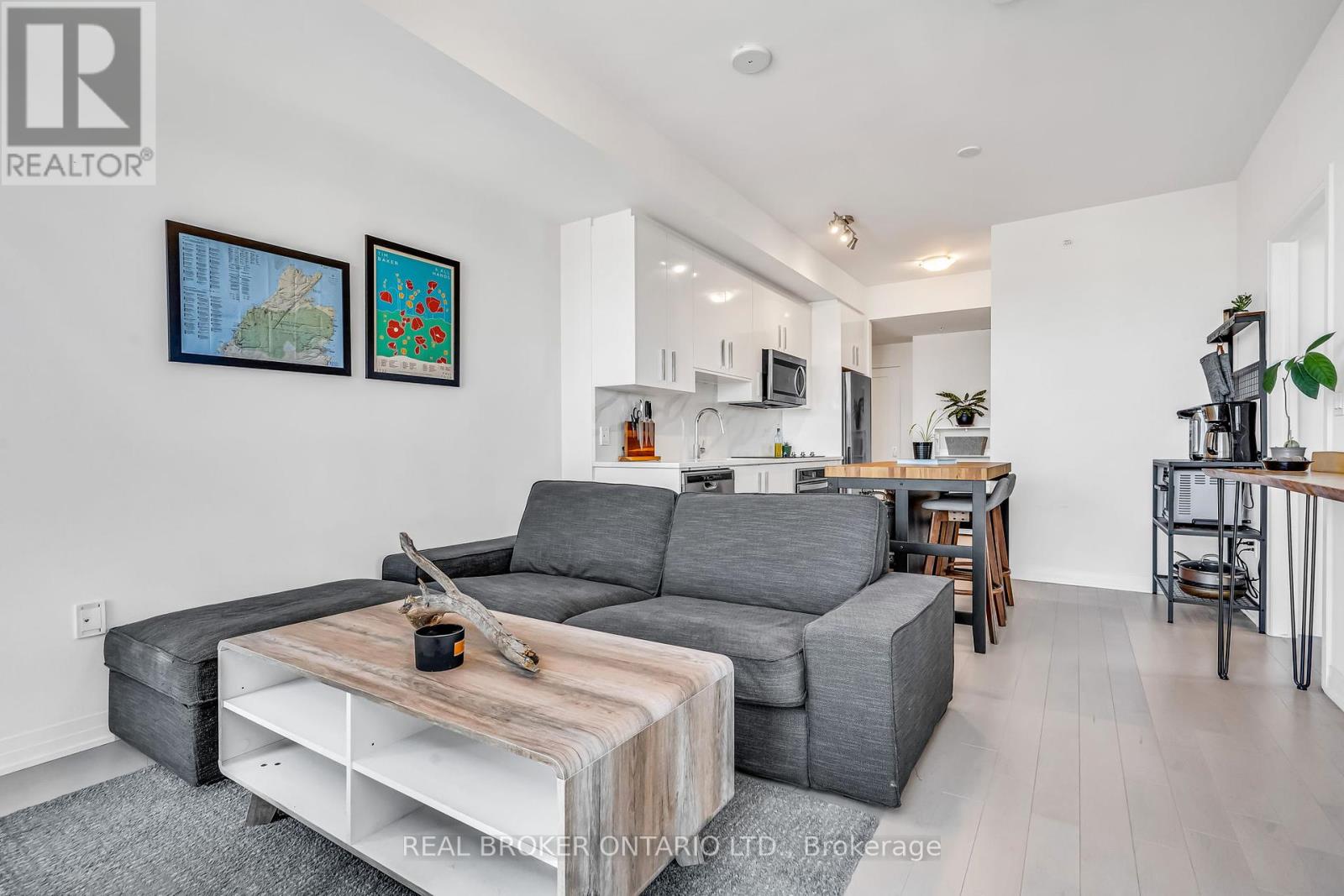 Photo 3 of 802 805 Carling Avenue, Ottawa ON