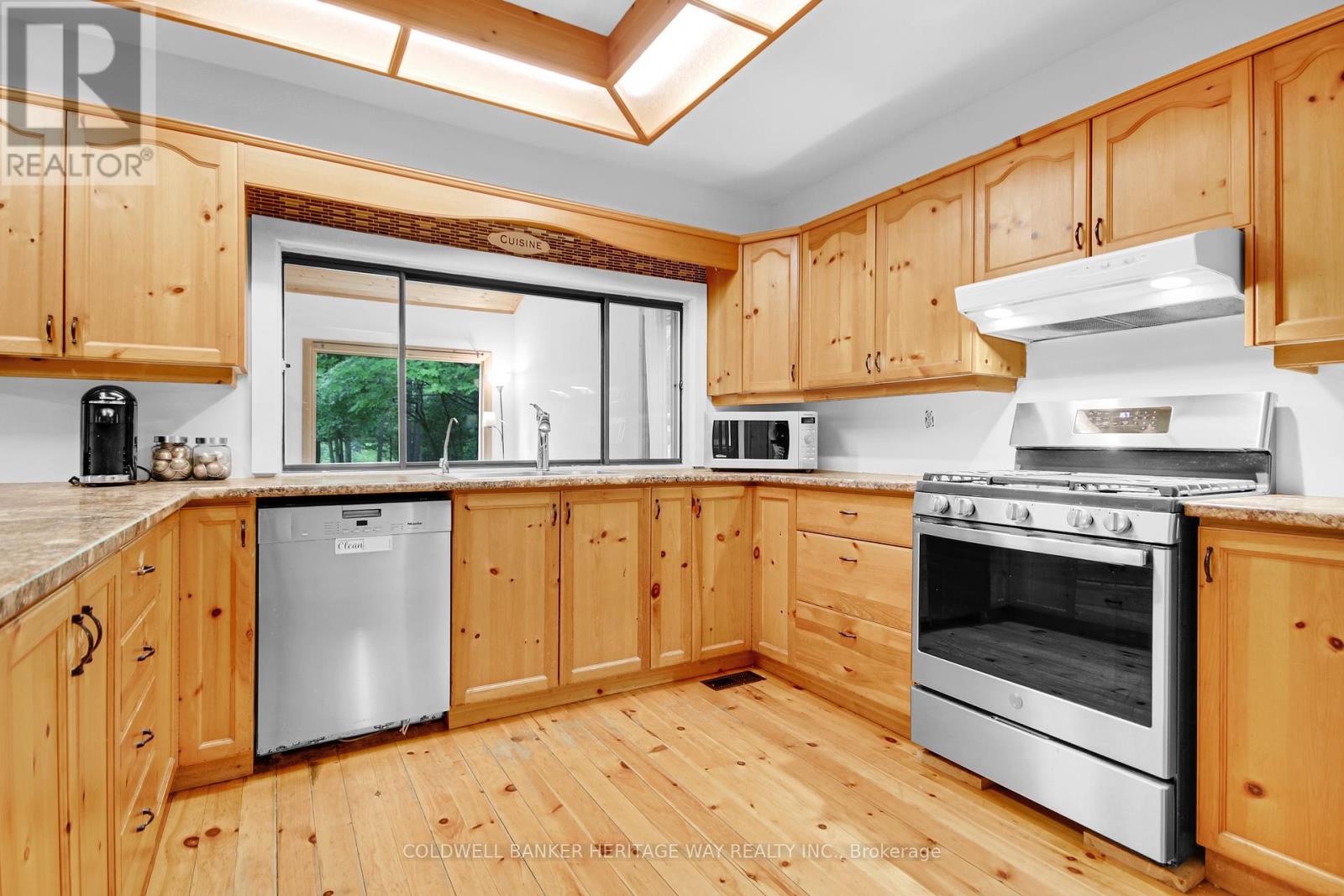 Photo 23 of 828 Ashby Road, Lanark Highlands ON