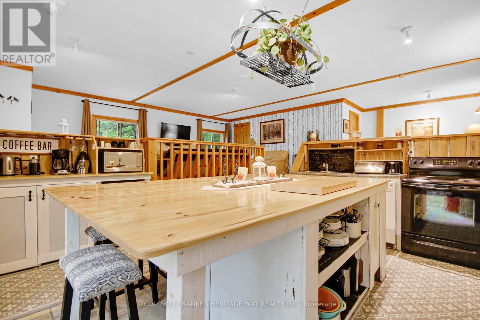 Photo 33 of 828 Ashby Road, Lanark Highlands ON