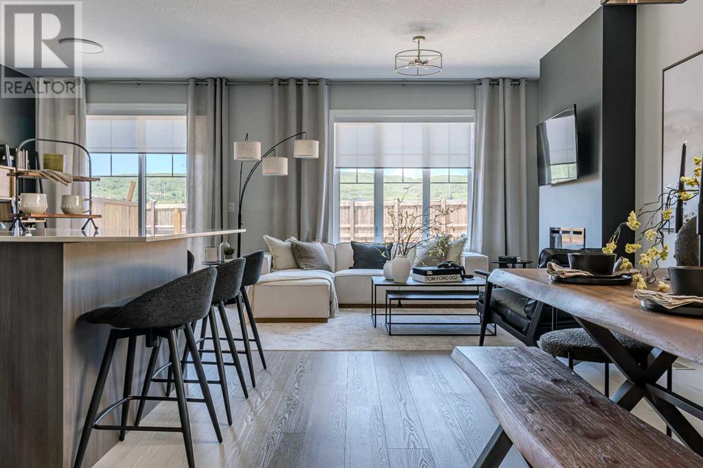Photo 4 of 131 Greenwich Drive Nw, Calgary AB