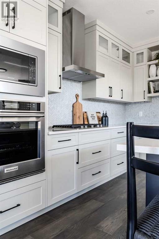 Photo 5 of 131 Greenwich Drive Nw, Calgary AB