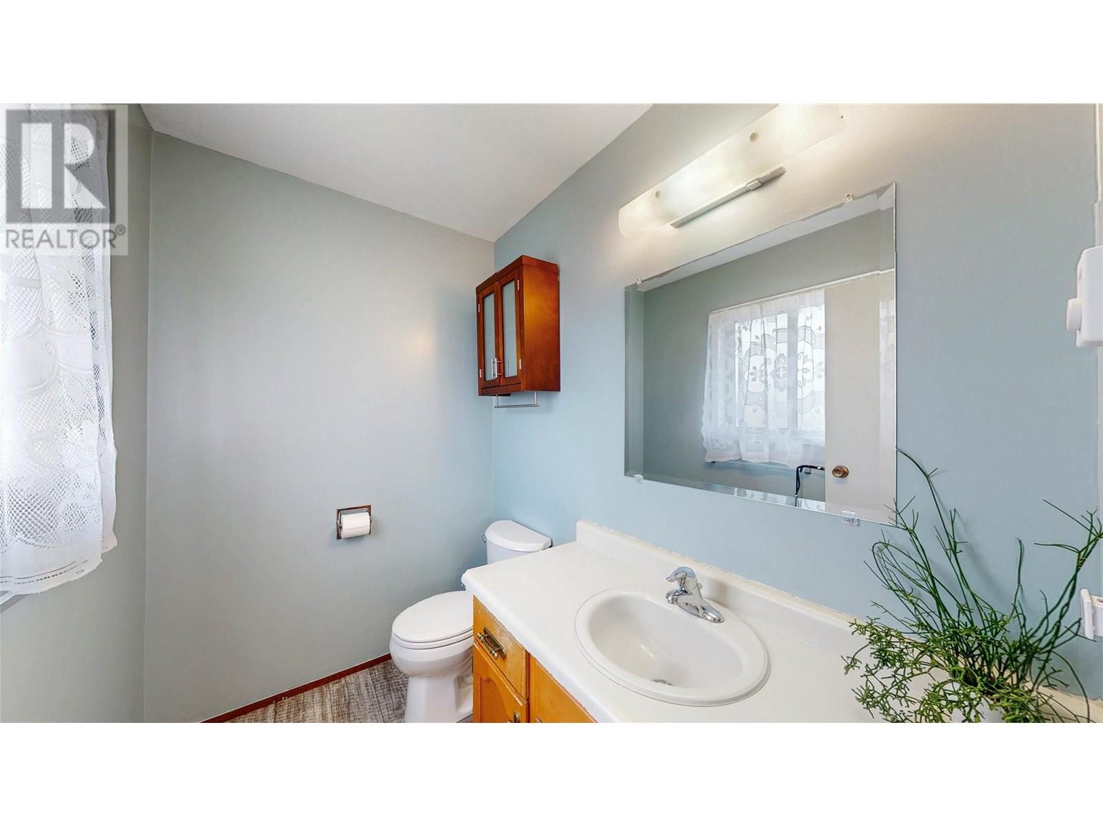 5843 Okanagan Street, Oliver
