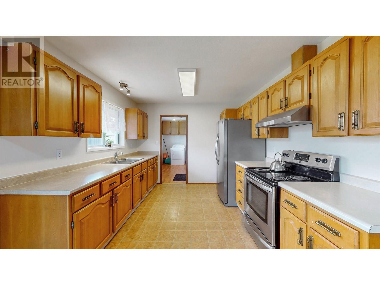 5843 Okanagan Street, Oliver