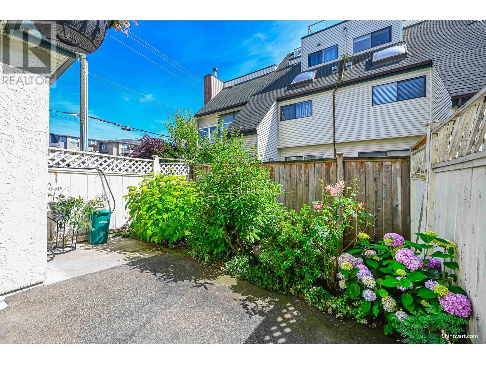 Photo 7 of 11 6391 Cooney Road, Richmond BC