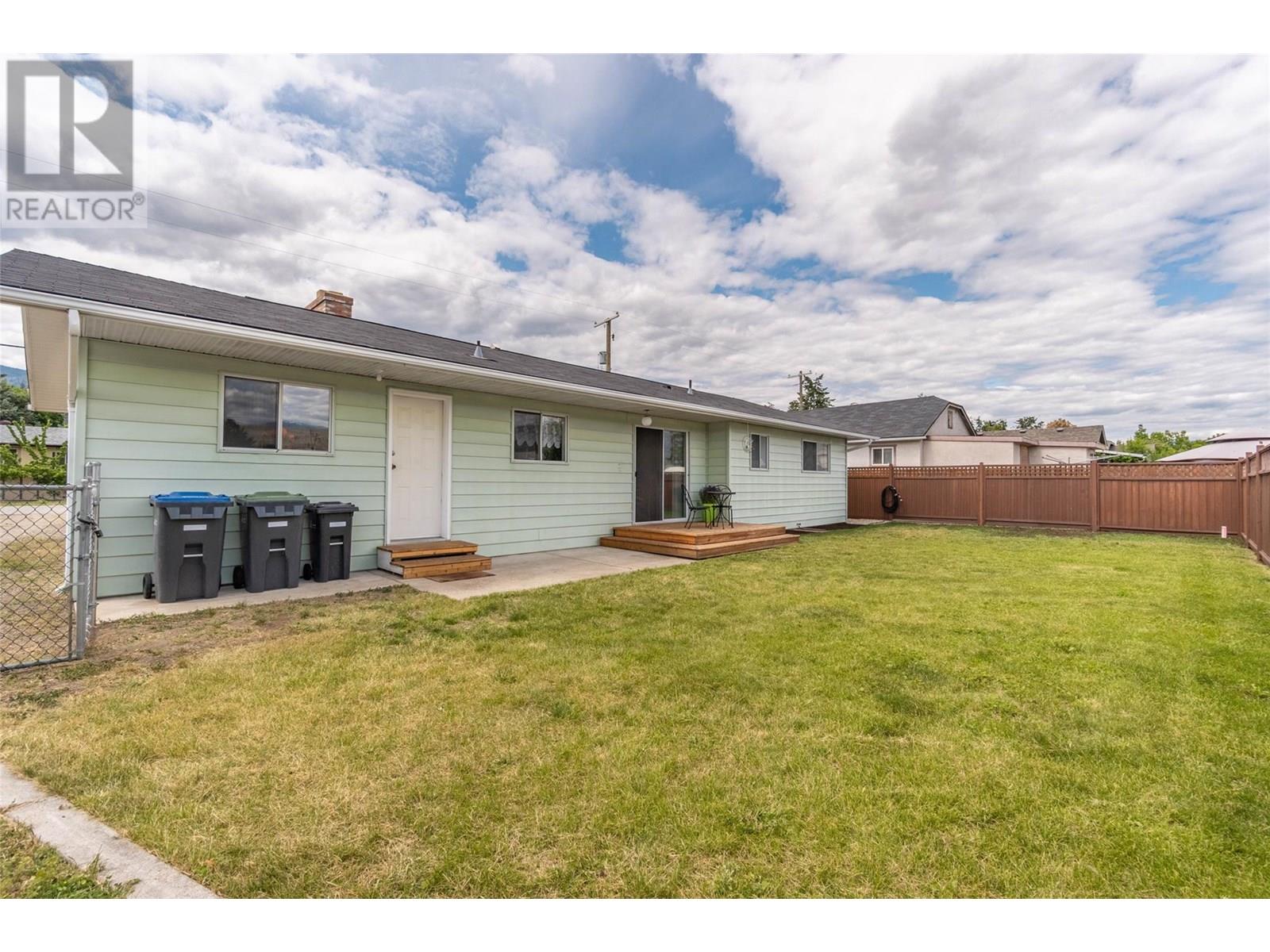 5843 Okanagan Street, Oliver