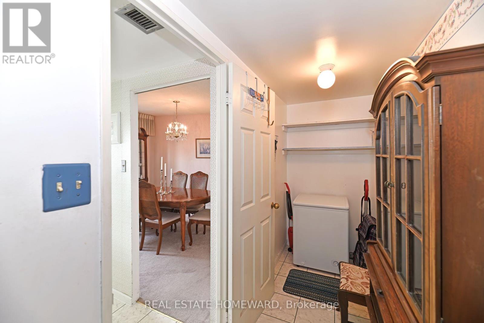 Single Family House for Sale in    VICTORIA PK AVENUE Toronto (Oakridge) 