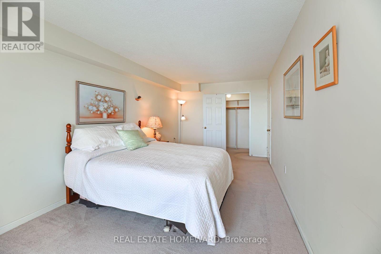 Single Family House for Sale in    VICTORIA PK AVENUE Toronto (Oakridge) 