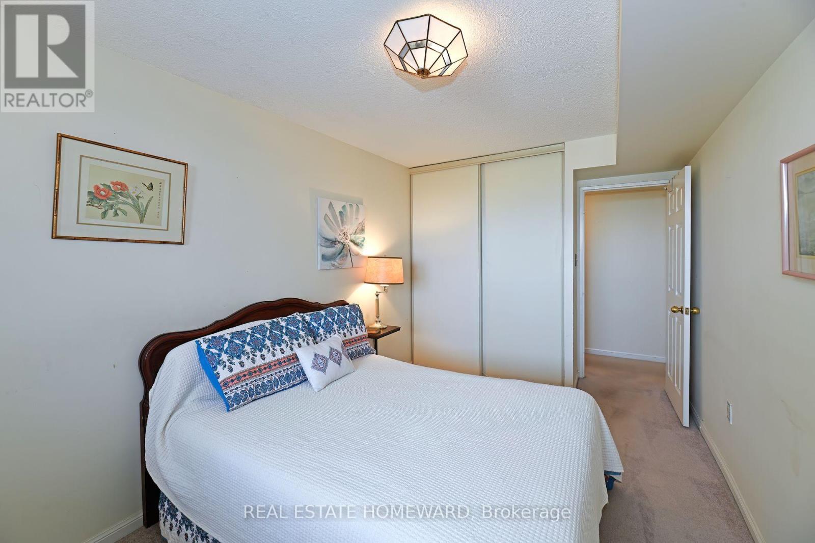 Single Family House for Sale in    VICTORIA PK AVENUE Toronto (Oakridge) 