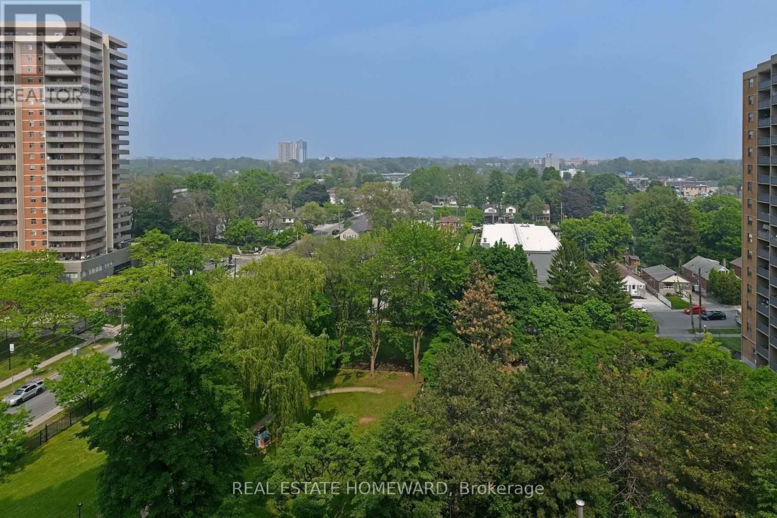 Single Family House for Sale in    VICTORIA PK AVENUE Toronto (Oakridge) 