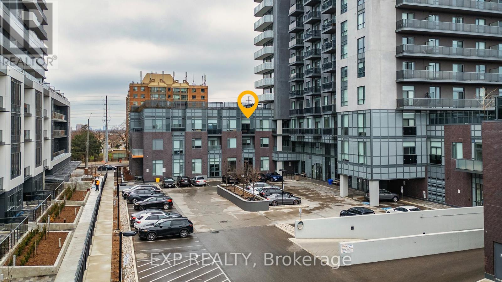 Photo 11 of 316 8 Nahani Way, Mississauga ON