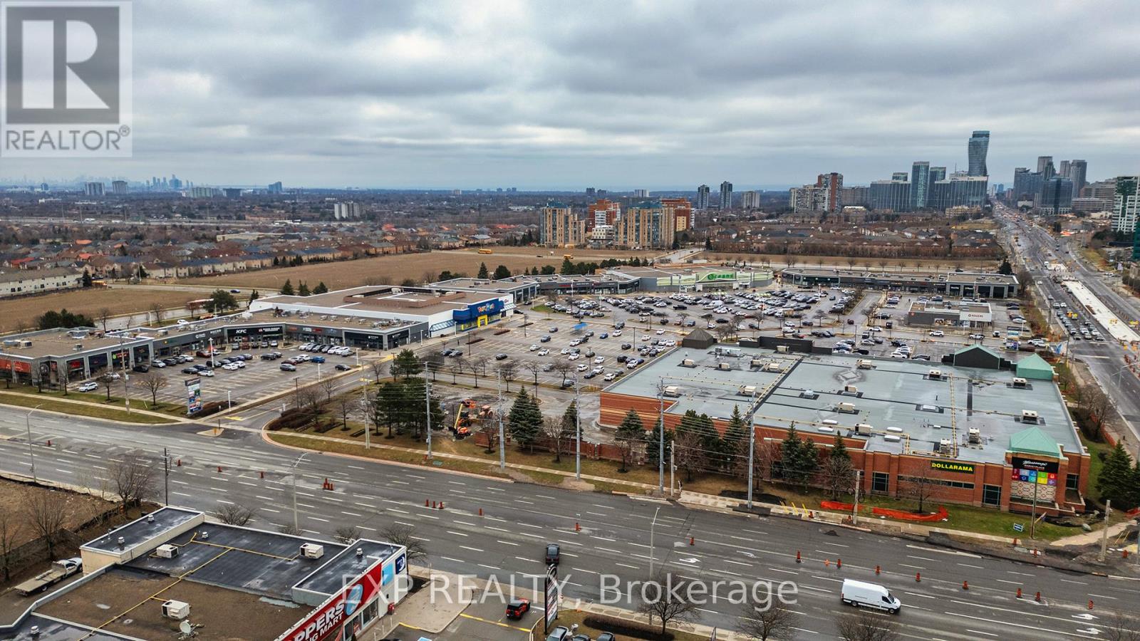 Photo 14 of 316 8 Nahani Way, Mississauga ON