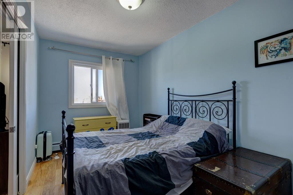 Single Family House for Sale in    Avenue SW Bankview Calgary 