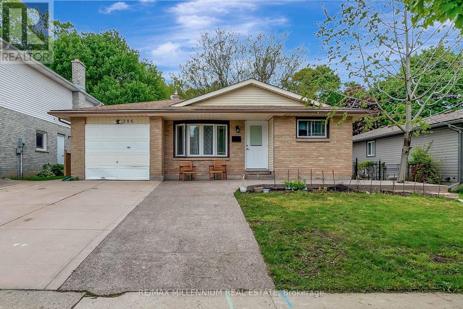 Photo 1 of 286 Driftwood Drive, Kitchener ON