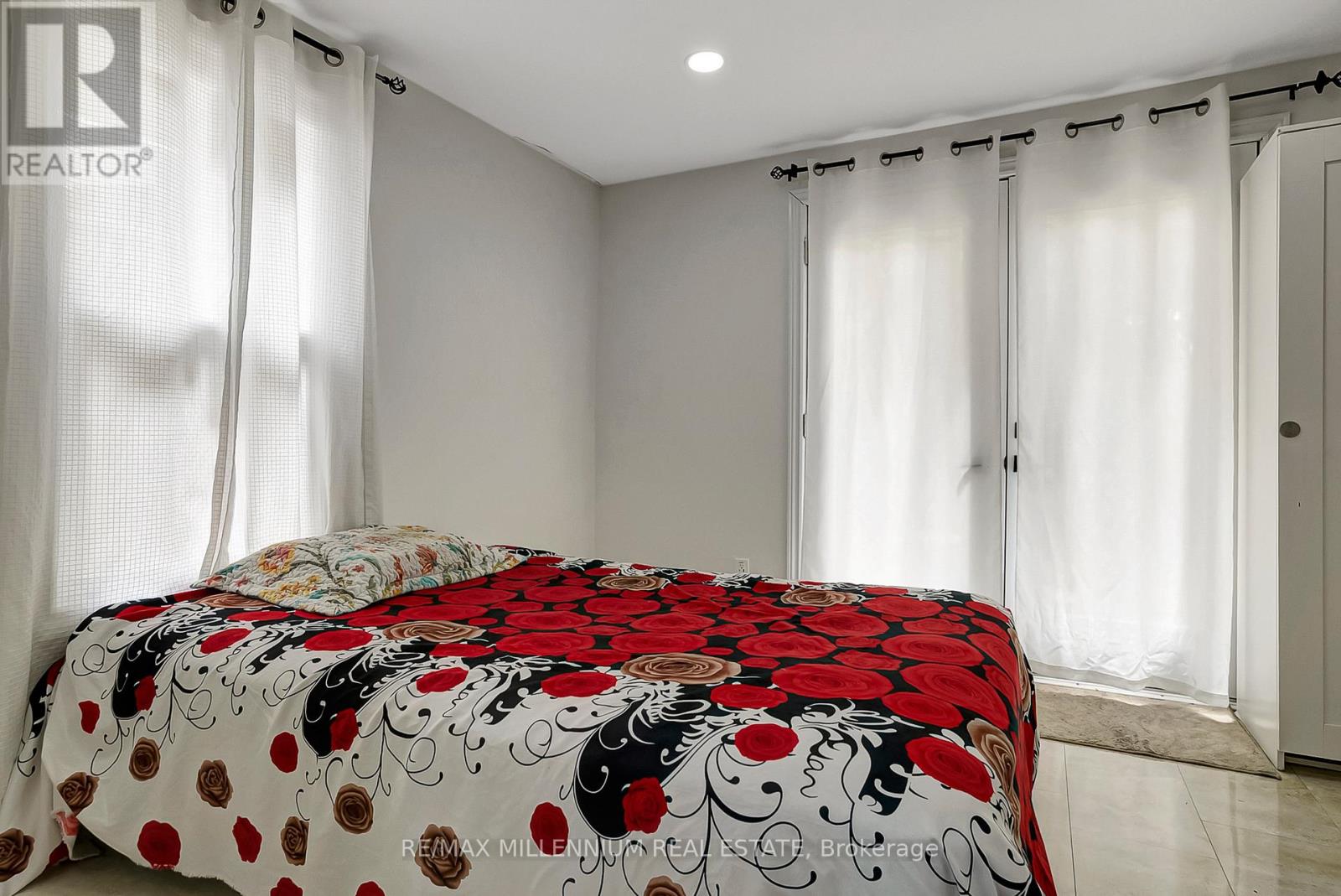 Photo 22 of 286 Driftwood Drive, Kitchener ON