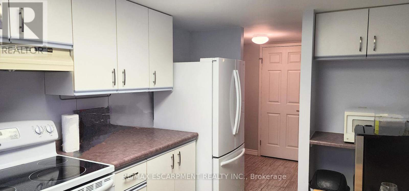 Photo 14 of 204 19 Lake Avenue S, Hamilton ON