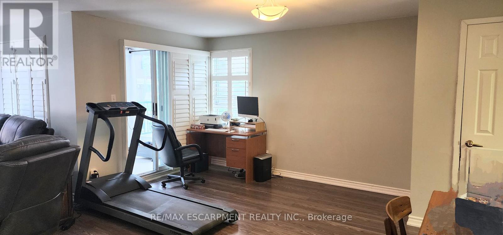 Photo 6 of 204 19 Lake Avenue S, Hamilton ON
