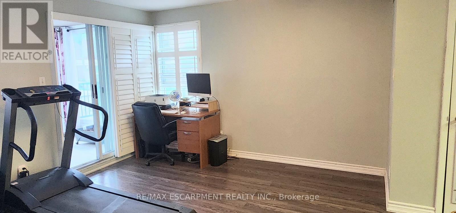 Photo 7 of 204 19 Lake Avenue S, Hamilton ON