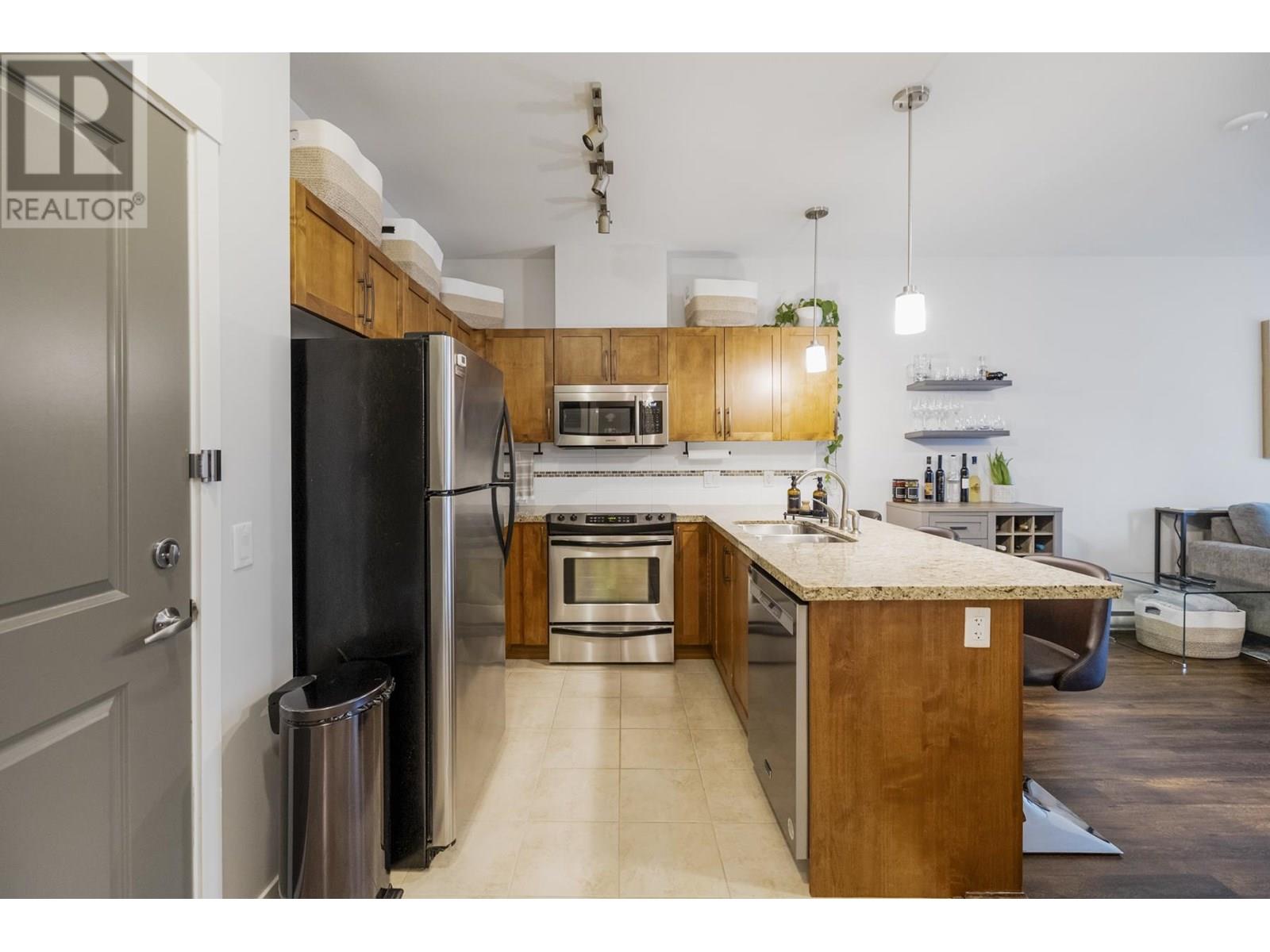 404 11950 HARRIS ROAD, Pitt Meadows real estate listing R3013594