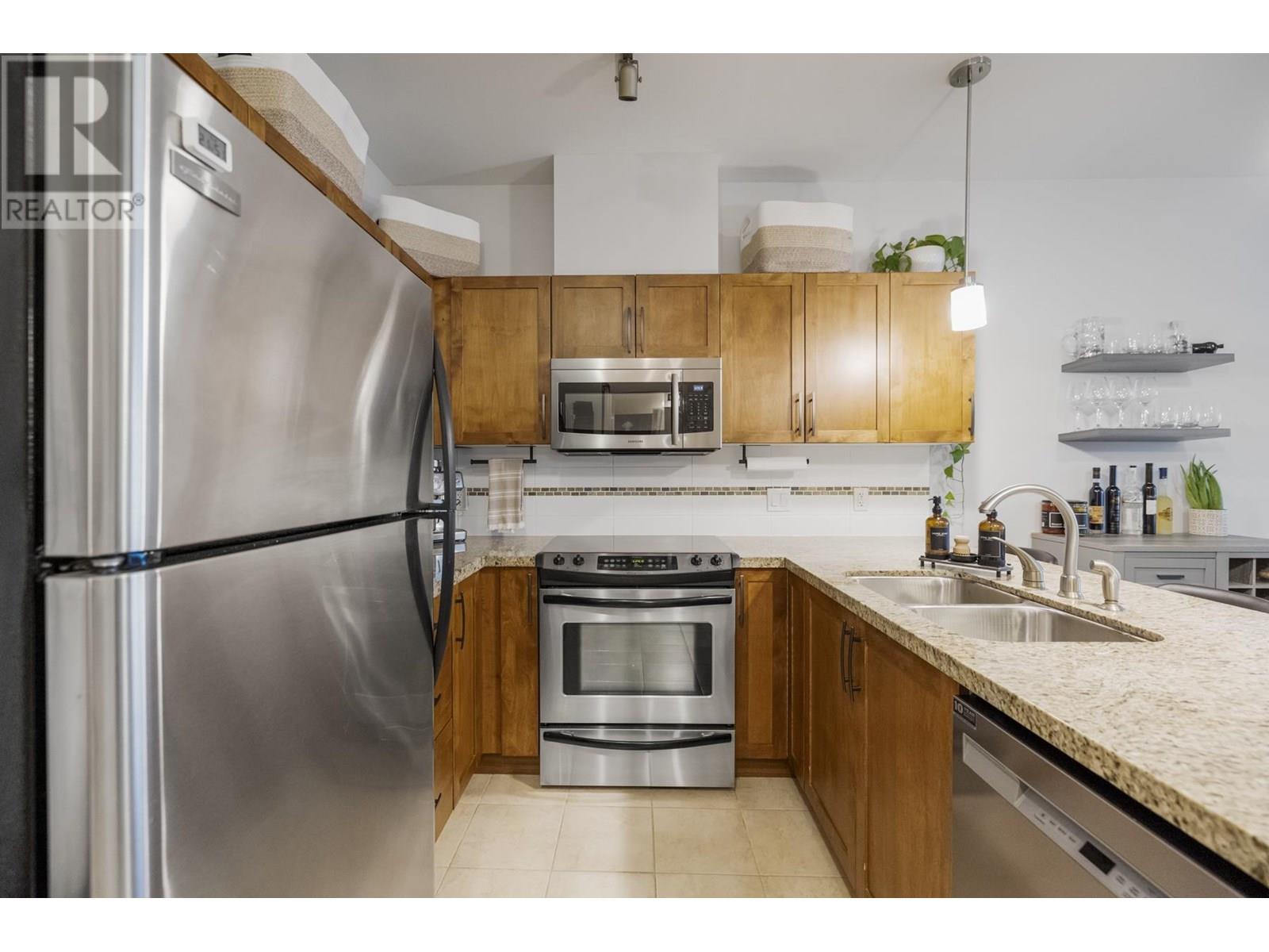404 11950 HARRIS ROAD, Pitt Meadows real estate listing R3013594