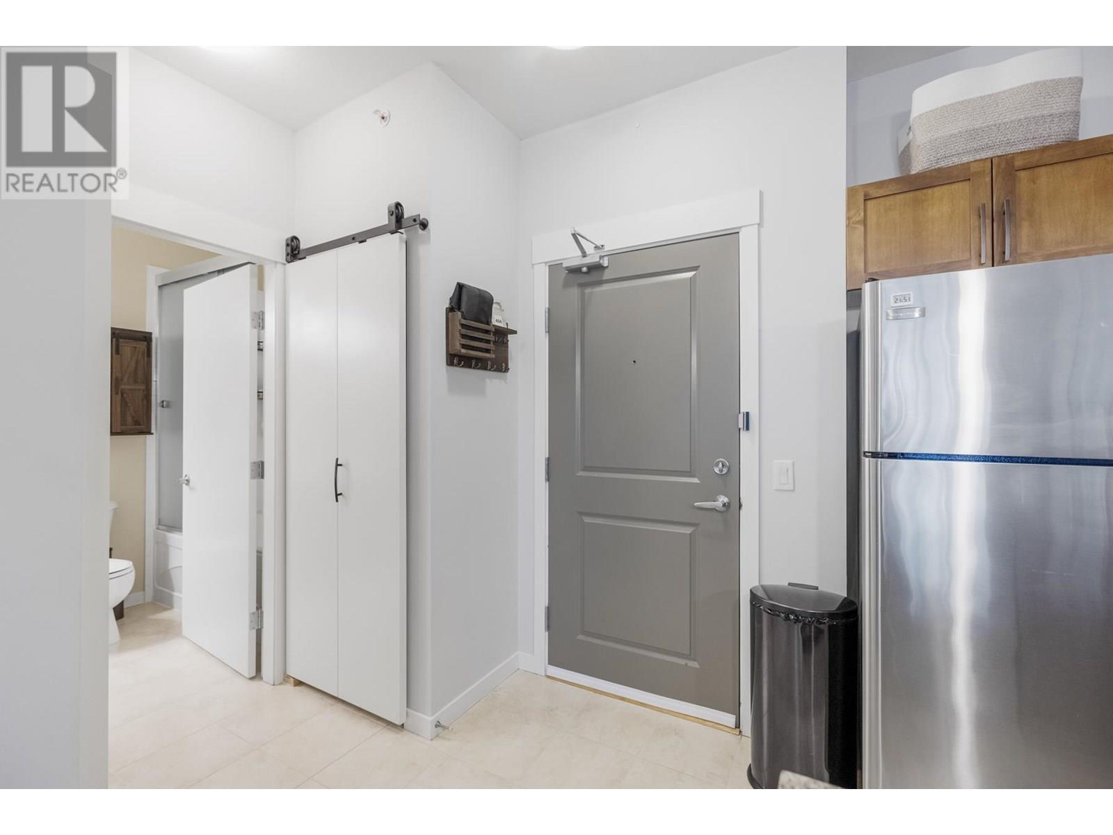 404 11950 HARRIS ROAD, Pitt Meadows real estate listing R3013594