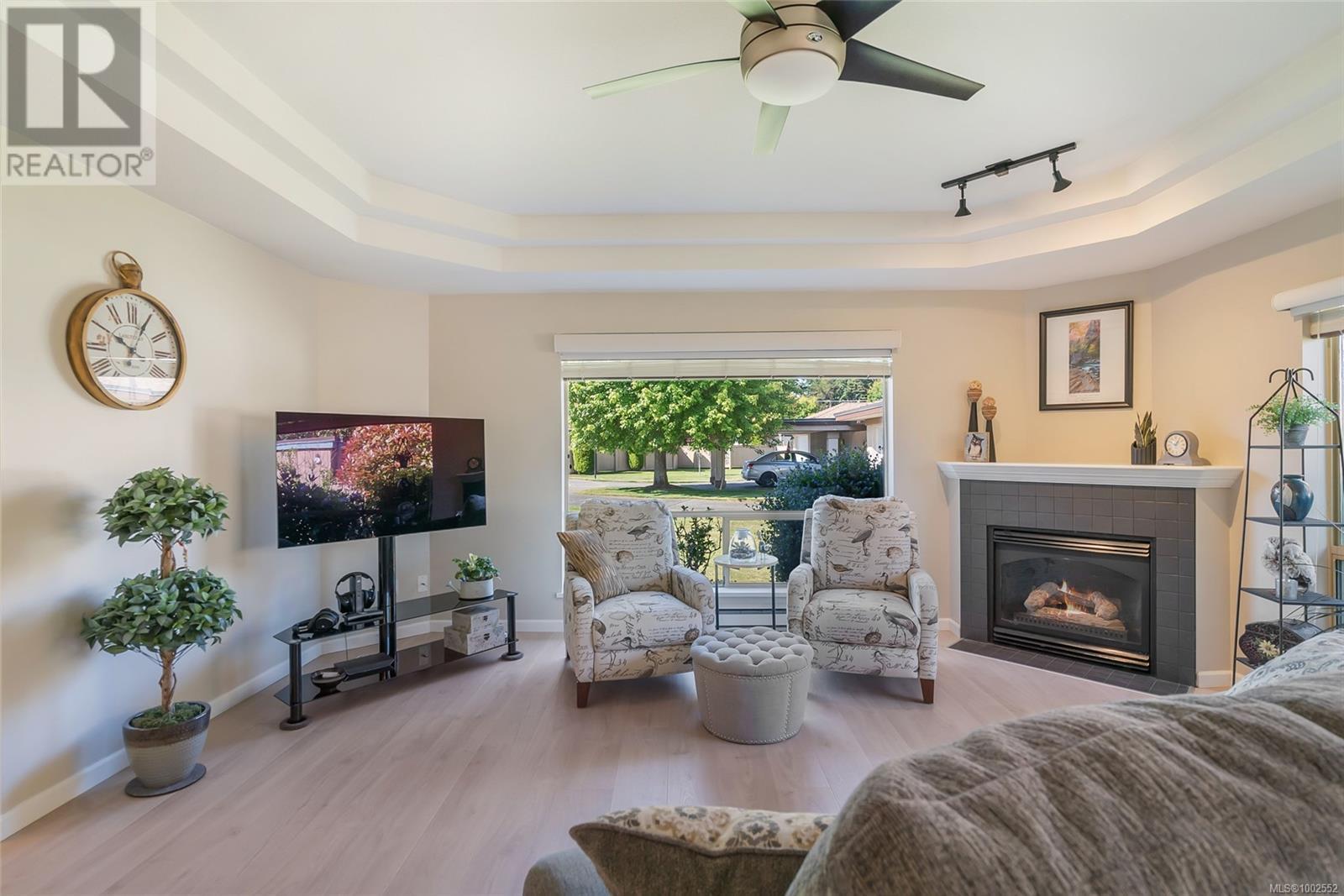 Photo 2 of 18 310 Pym St N, Parksville BC