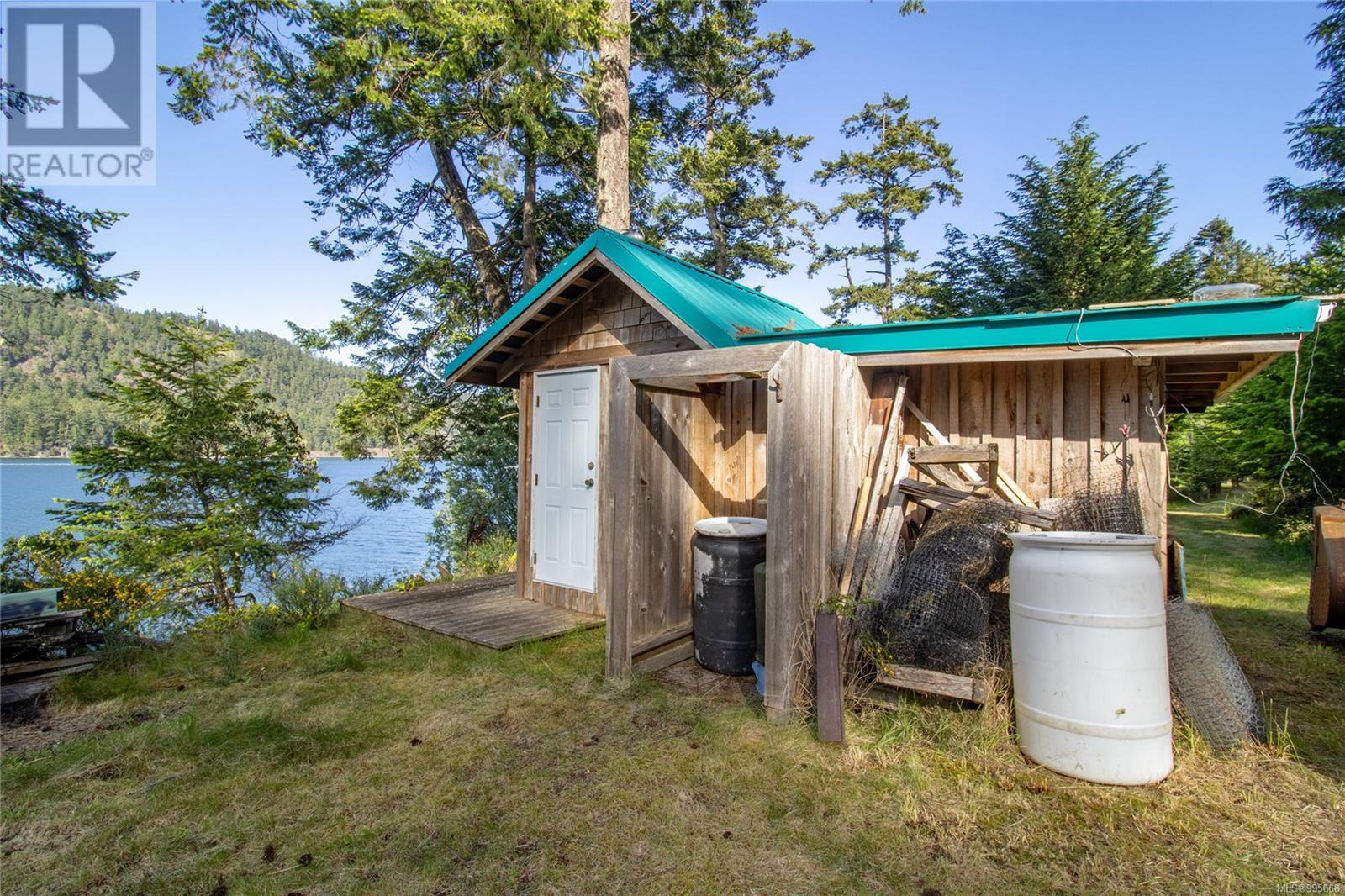  6903 Shark Place, Pender Island