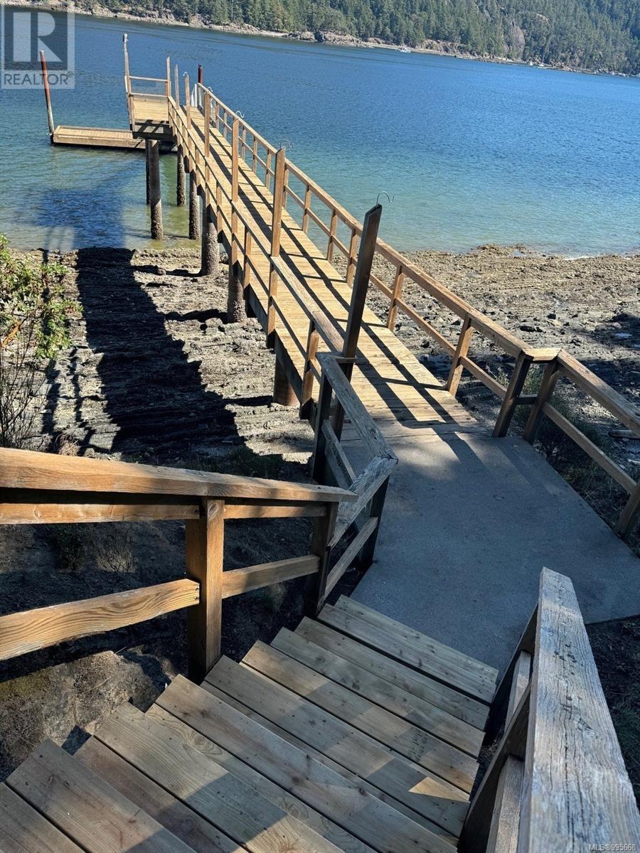  6903 Shark Place, Pender Island