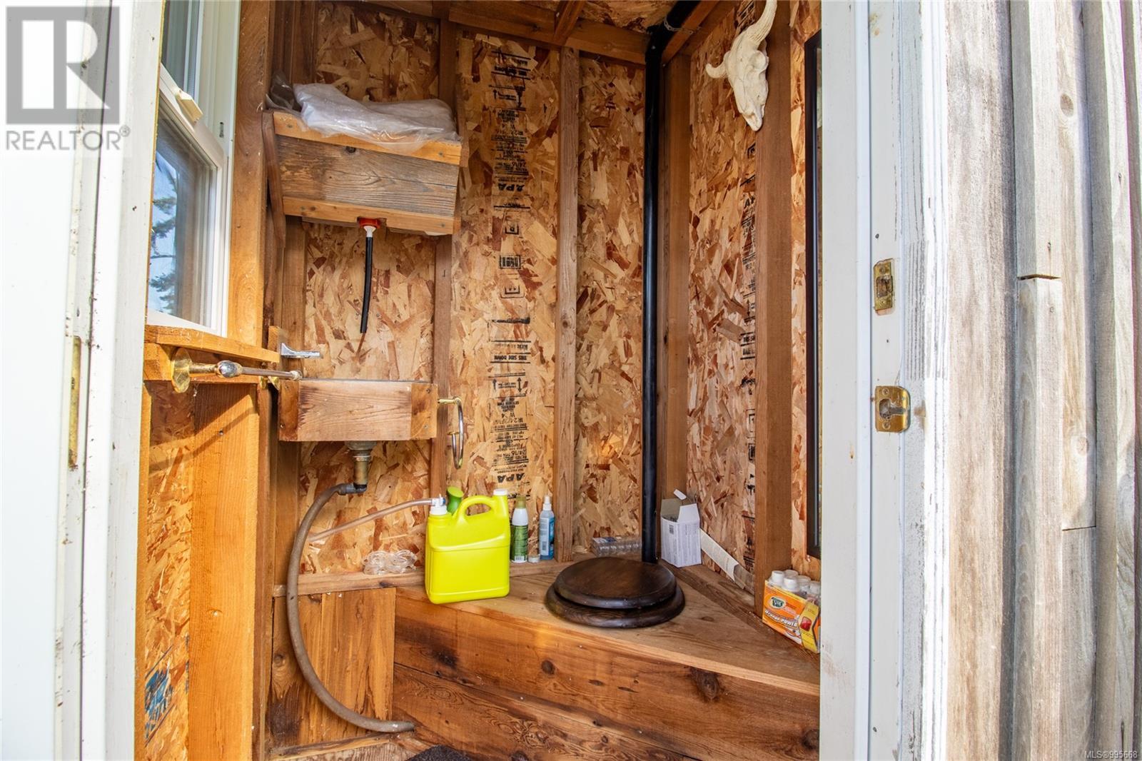  6903 Shark Place, Pender Island