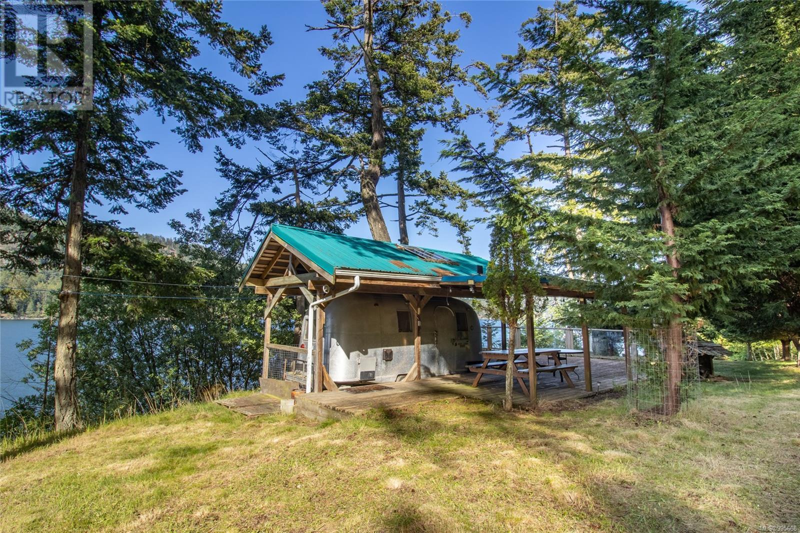  6903 Shark Place, Pender Island