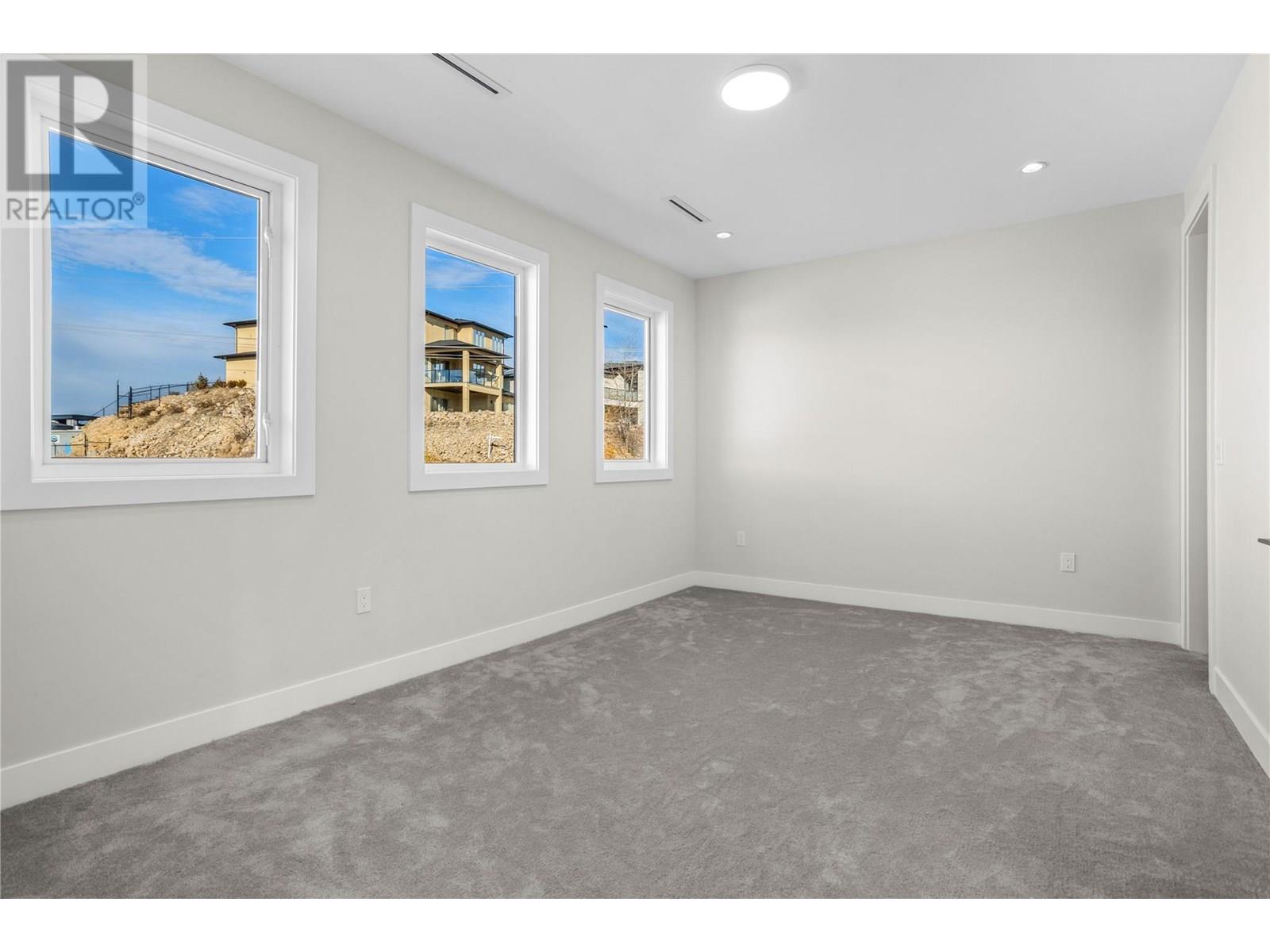 647 CARNOUSTIE DRIVE - Image 29