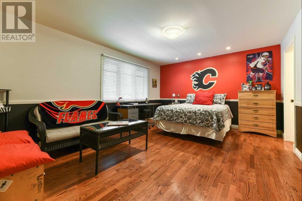 Single Family House for Sale in  Livingstone Drive SW Lakeview Calgary 