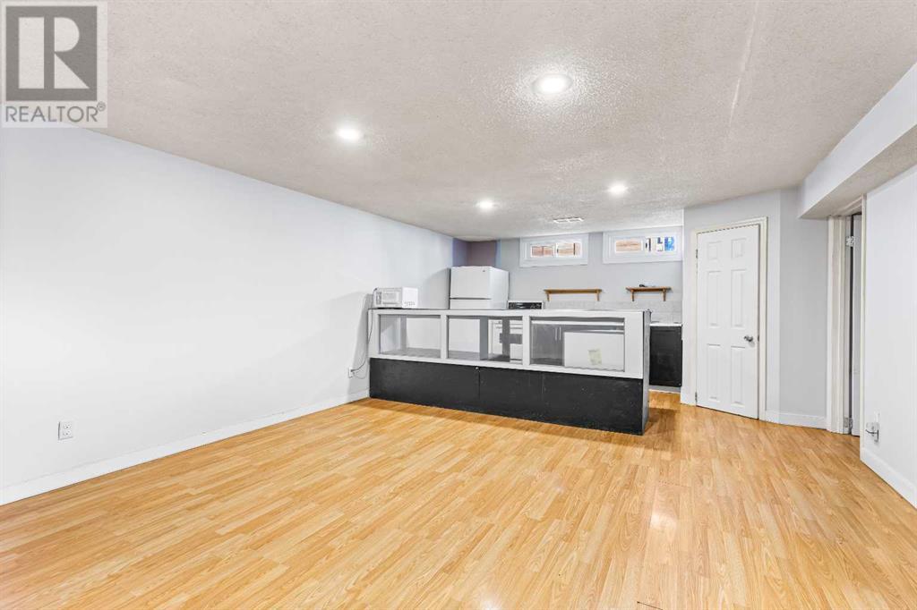 Single Family House Bungalow for Sale in  Van Horne Crescent NE Vista Heights Calgary 