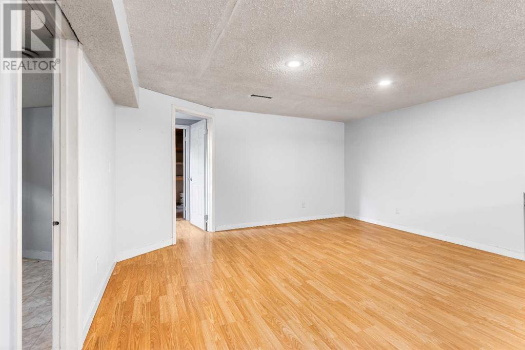 Single Family House Bungalow for Sale in  Van Horne Crescent NE Vista Heights Calgary 