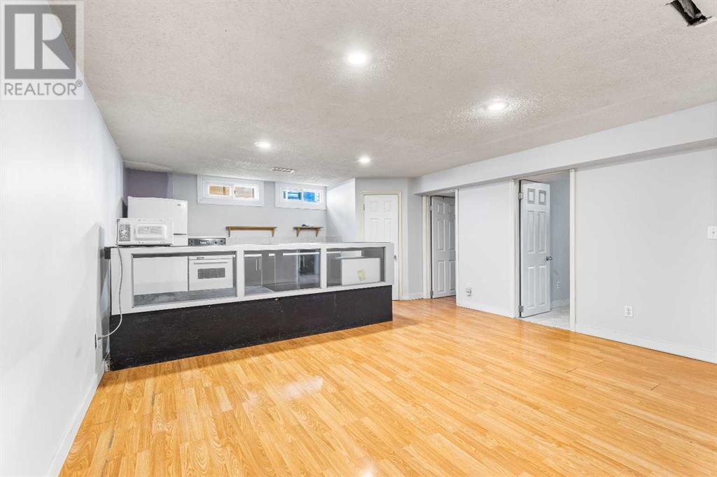 Single Family House Bungalow for Sale in  Van Horne Crescent NE Vista Heights Calgary 