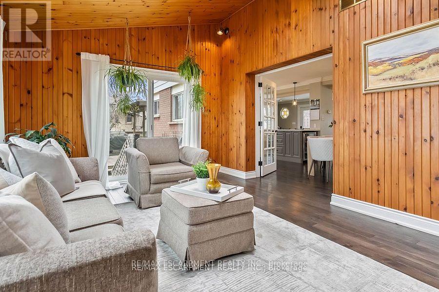 Photo 3 of 516 Falgarwood Drive, Oakville ON