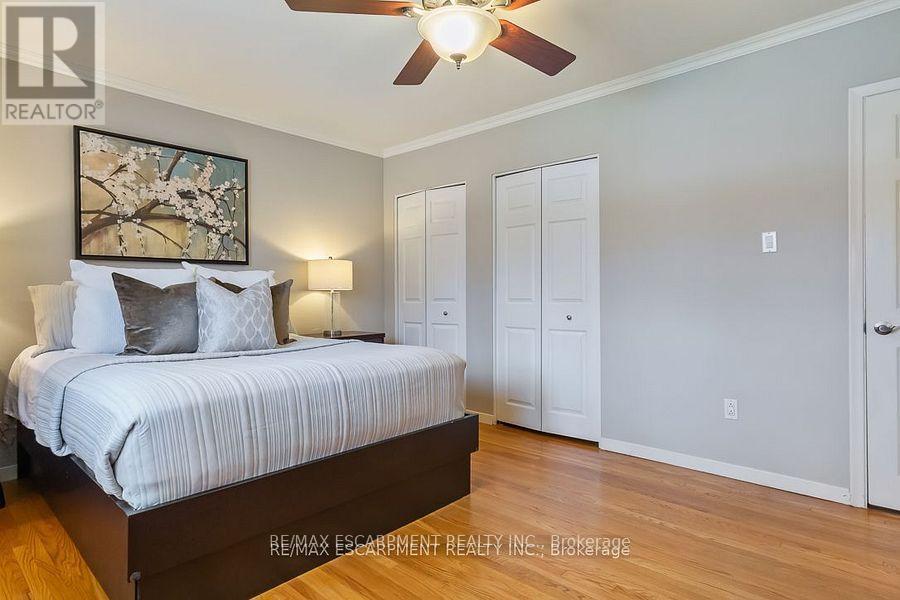 Photo 36 of 516 Falgarwood Drive, Oakville ON