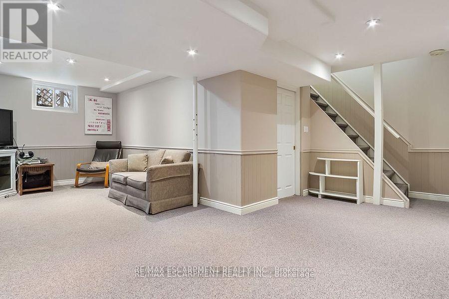 Photo 9 of 516 Falgarwood Drive, Oakville ON