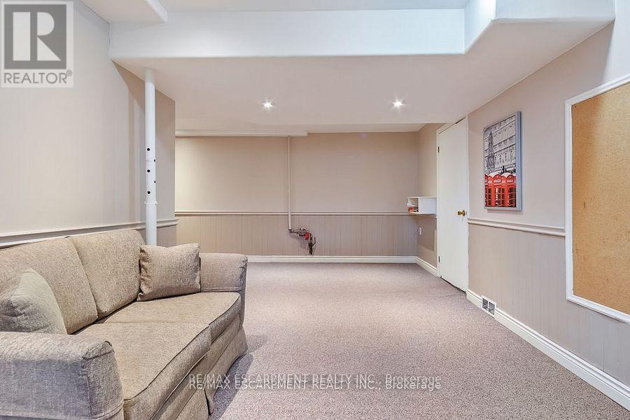 Photo 5 of 516 Falgarwood Drive, Oakville ON