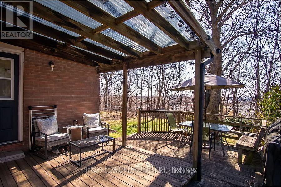 Photo 1 of 516 Falgarwood Drive, Oakville ON