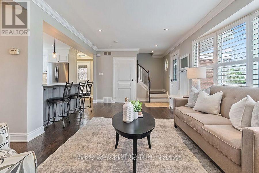 Photo 8 of 516 Falgarwood Drive, Oakville ON