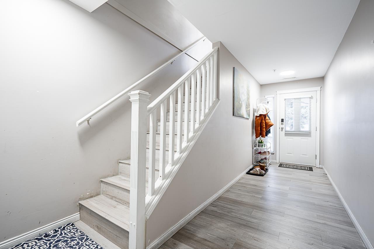 Photo 6 of 27 12040 68 Avenue, Surrey BC