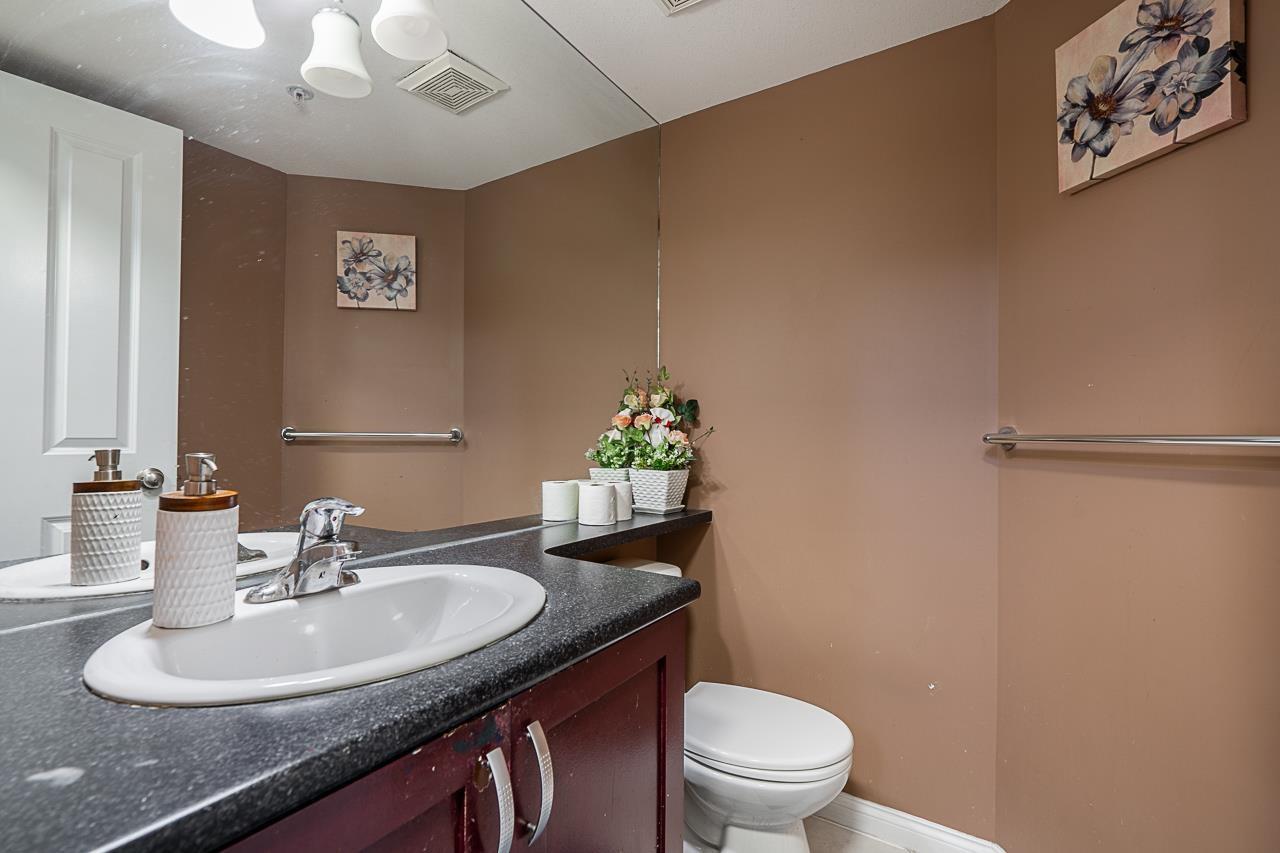 Photo 19 of 27 12040 68 Avenue, Surrey BC