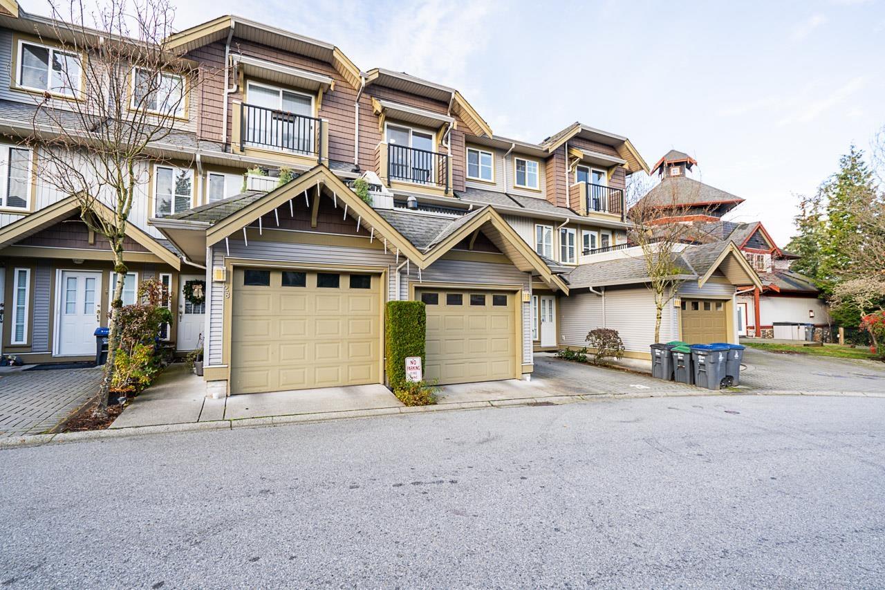 Photo 3 of 27 12040 68 Avenue, Surrey BC