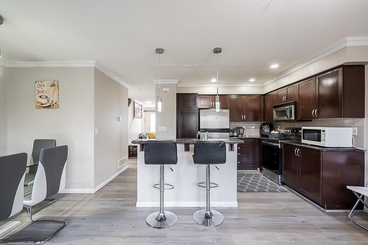 Photo 13 of 27 12040 68 Avenue, Surrey BC
