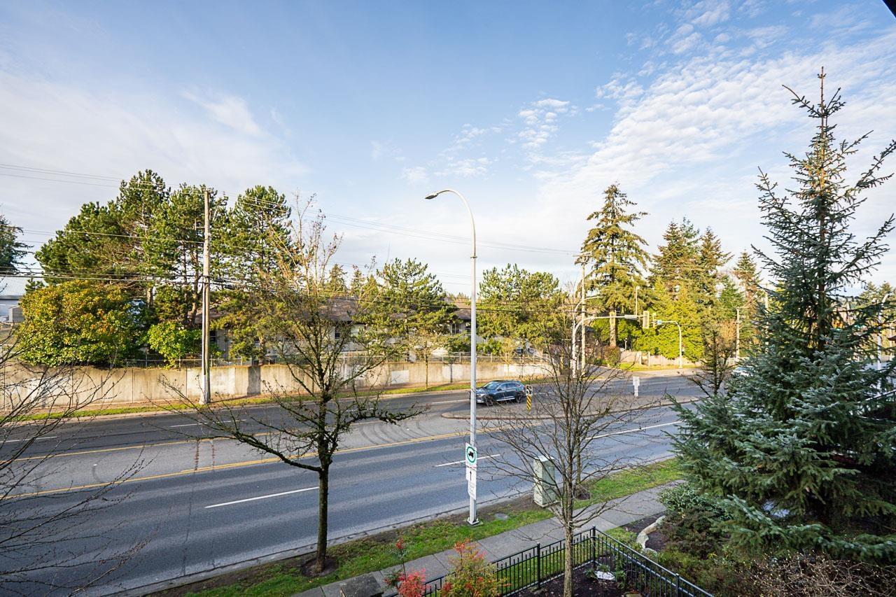 Photo 18 of 27 12040 68 Avenue, Surrey BC