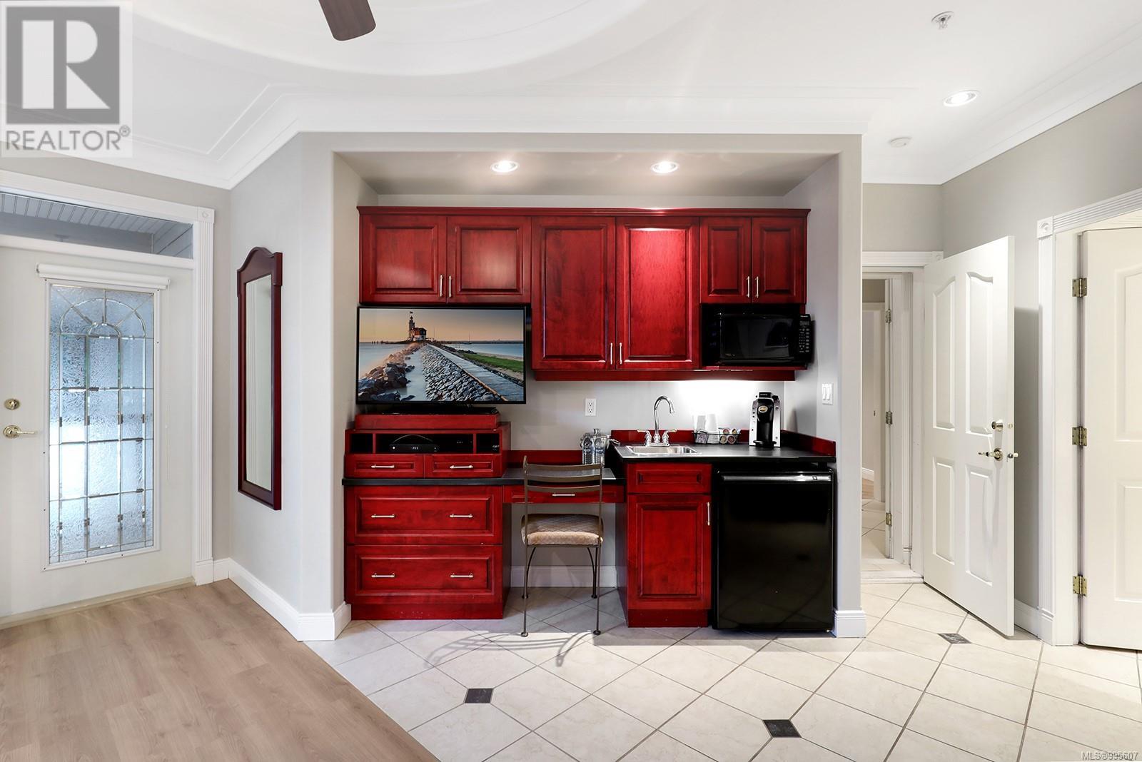 907/908A 366 Clubhouse Dr, Courtenay real estate listing 995607