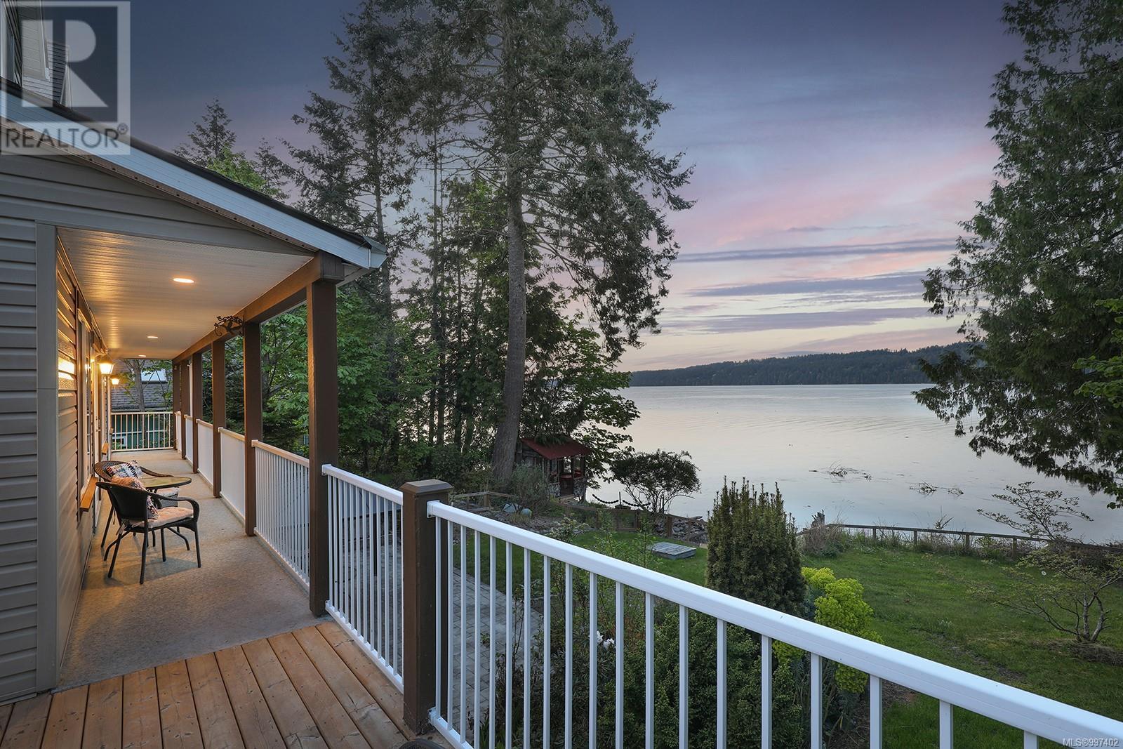 Photo 3 of 7820 Ships Point Rd, Fanny Bay BC