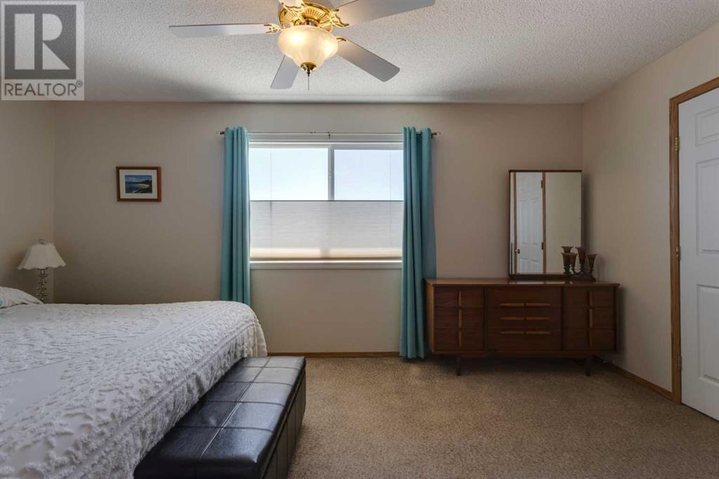 Single Family House 4 Level for Sale in  Citadel Mesa Close NW Citadel Calgary 