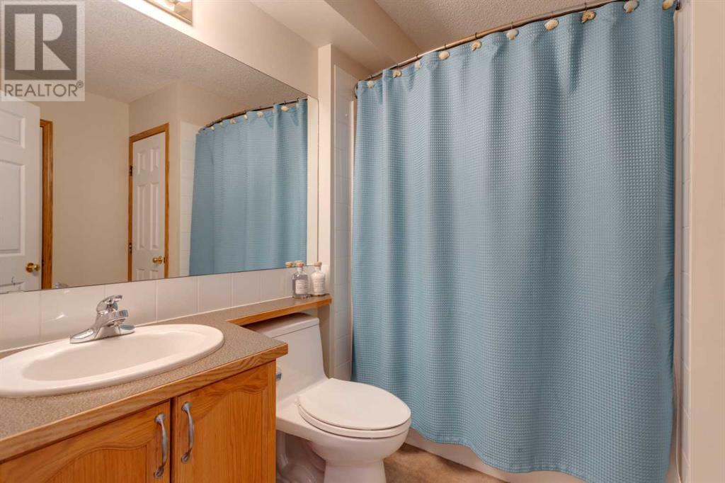 Single Family House 4 Level for Sale in  Citadel Mesa Close NW Citadel Calgary 