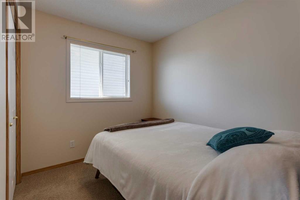Single Family House 4 Level for Sale in  Citadel Mesa Close NW Citadel Calgary 